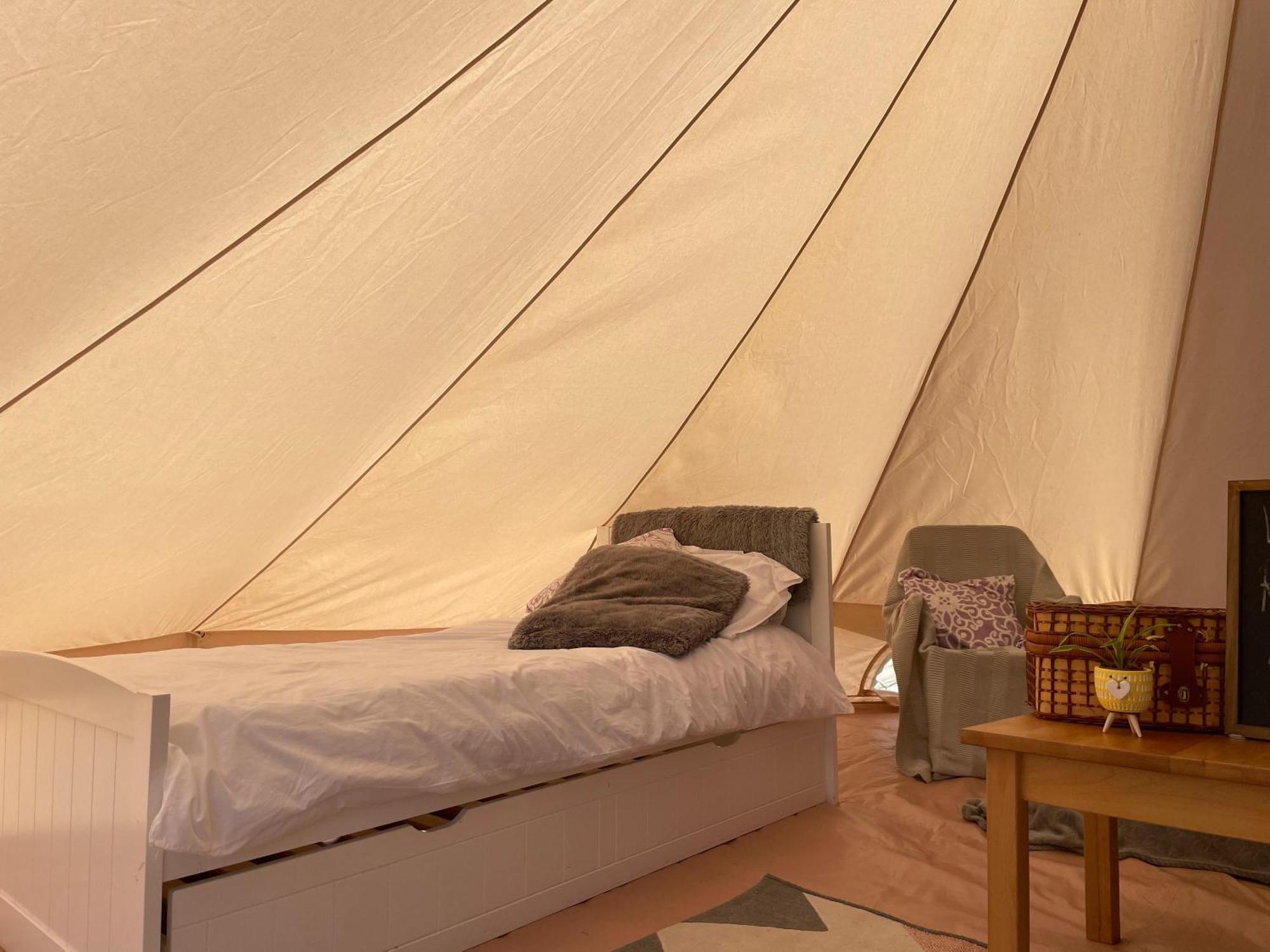 Trevena Cross Glamping & Camping 헬스턴 외부 사진