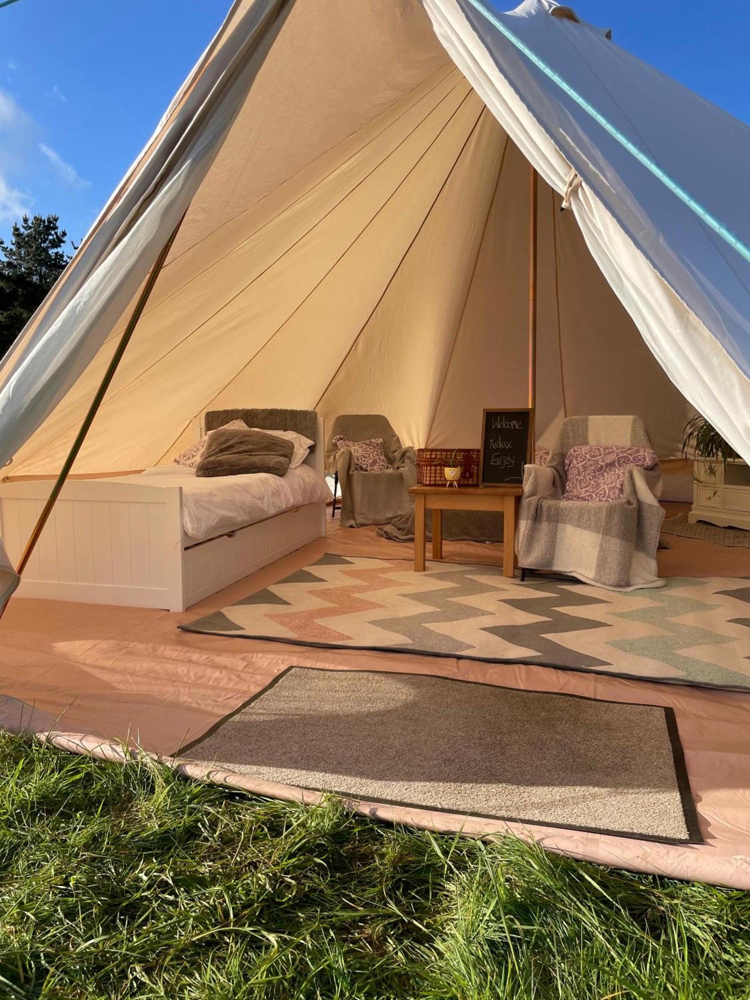 Trevena Cross Glamping & Camping 헬스턴 외부 사진